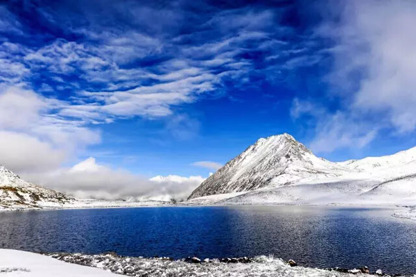 雅拉雪山